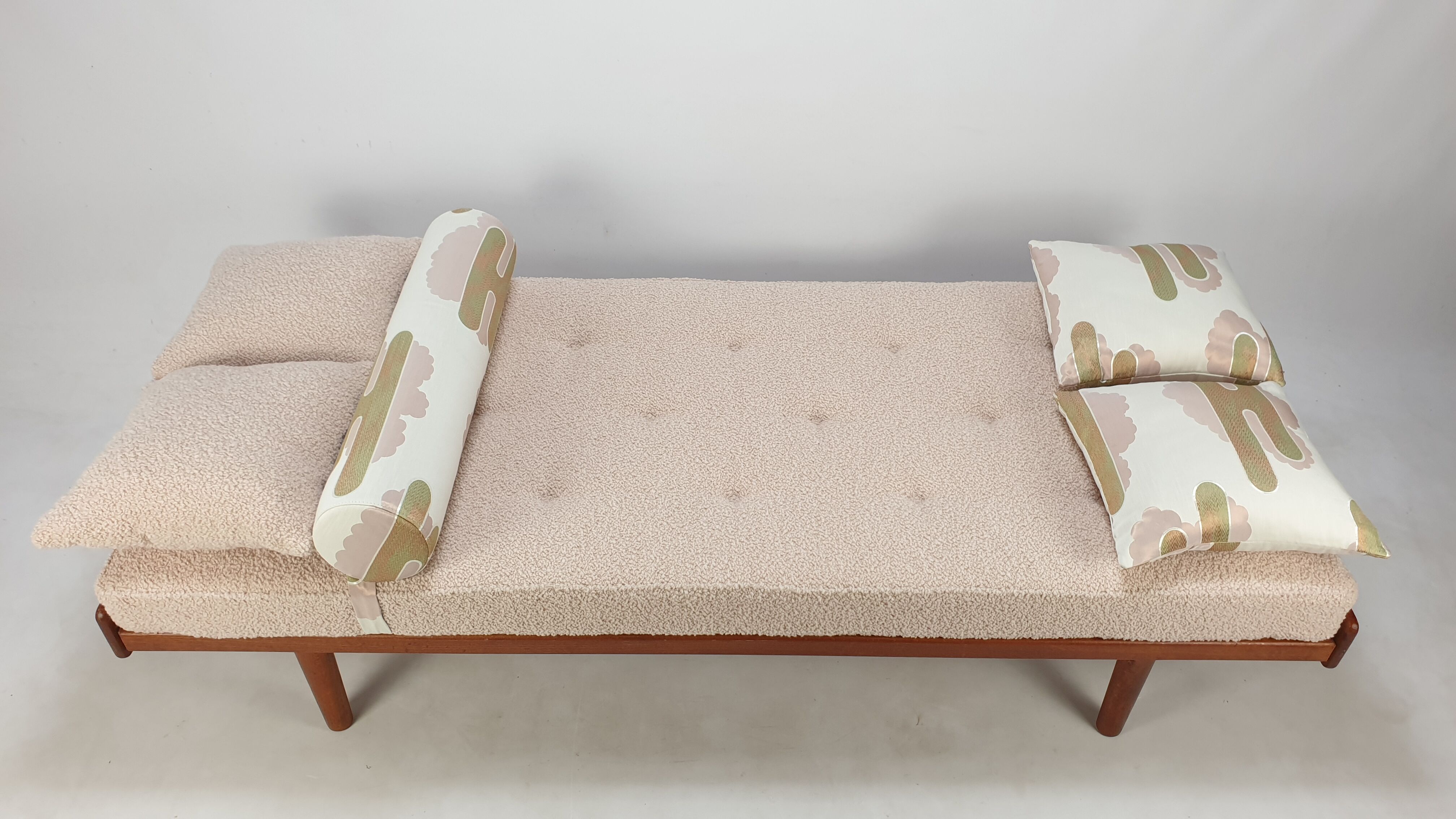 Mid-century teak daybed, 1960s