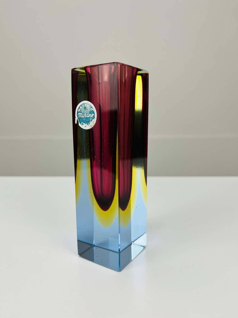 Sommerso vase in Murano glass, attributed to Flavio Poli.