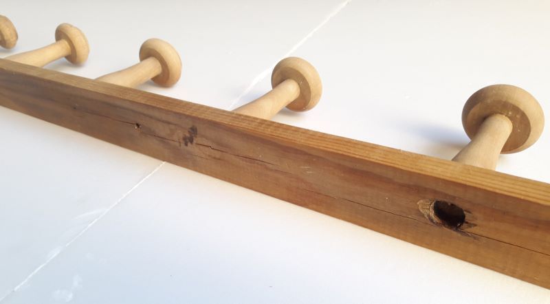 Coat rack 2m, 14 wooden wall hooks
