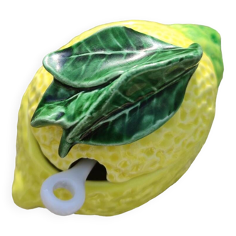 Lemon-shaped slip pot