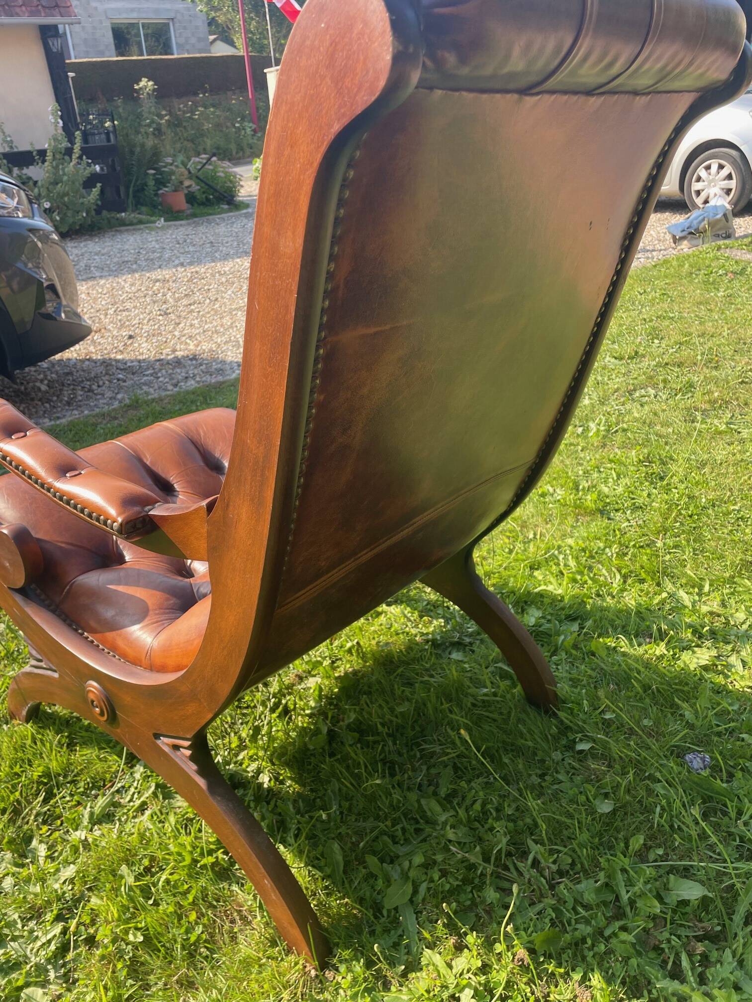 Fauteuil « Victoria », style anglais Chesterfield en bois en cuir