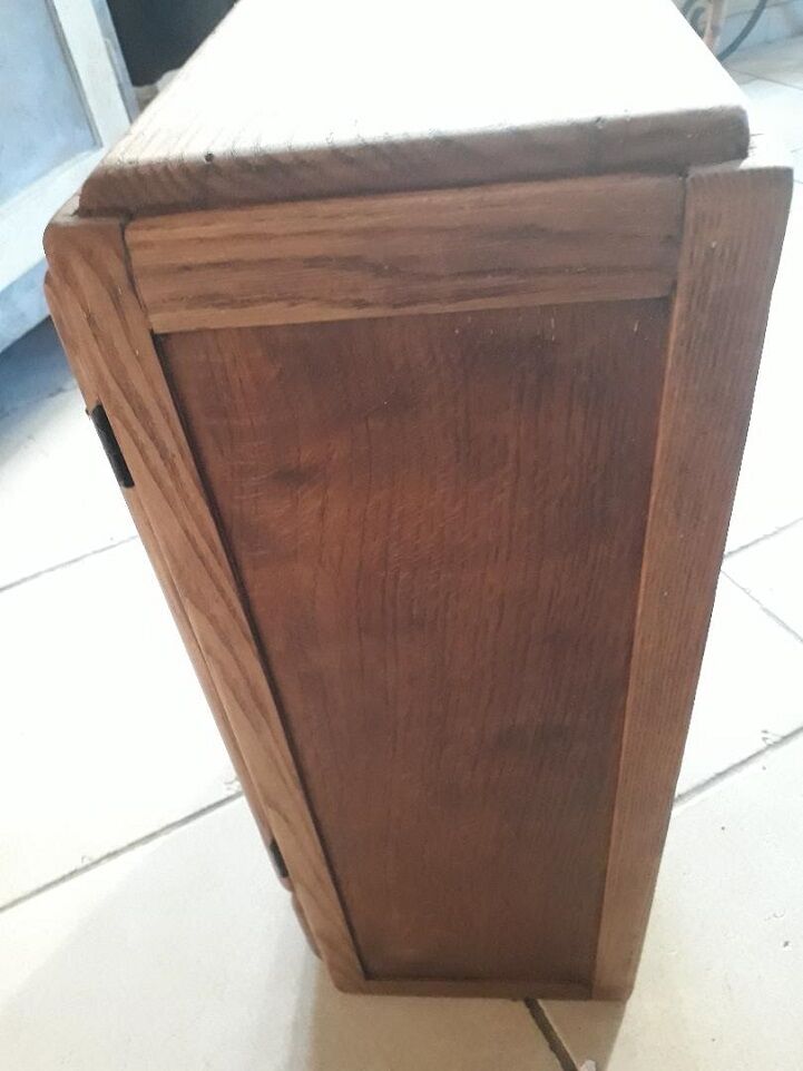 Oak country wall cabinet