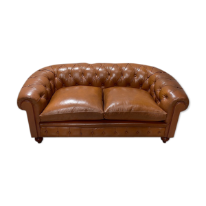 Canapé Chesterfield capitonné,