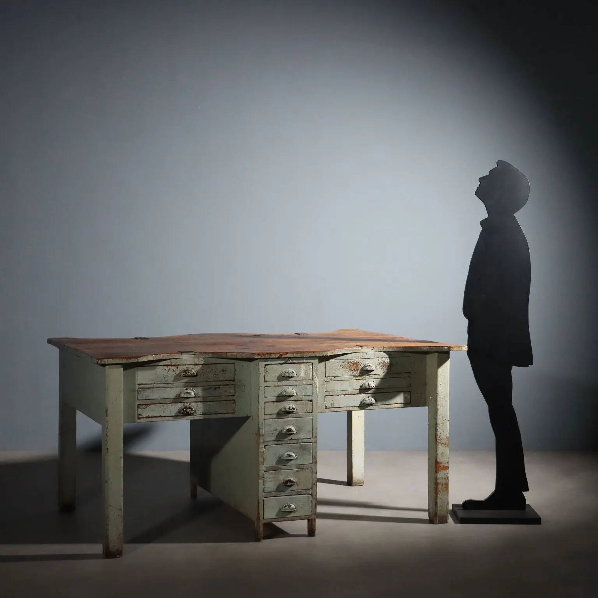Table industrielle vintage en sapin et orme, Italie XXe siècle