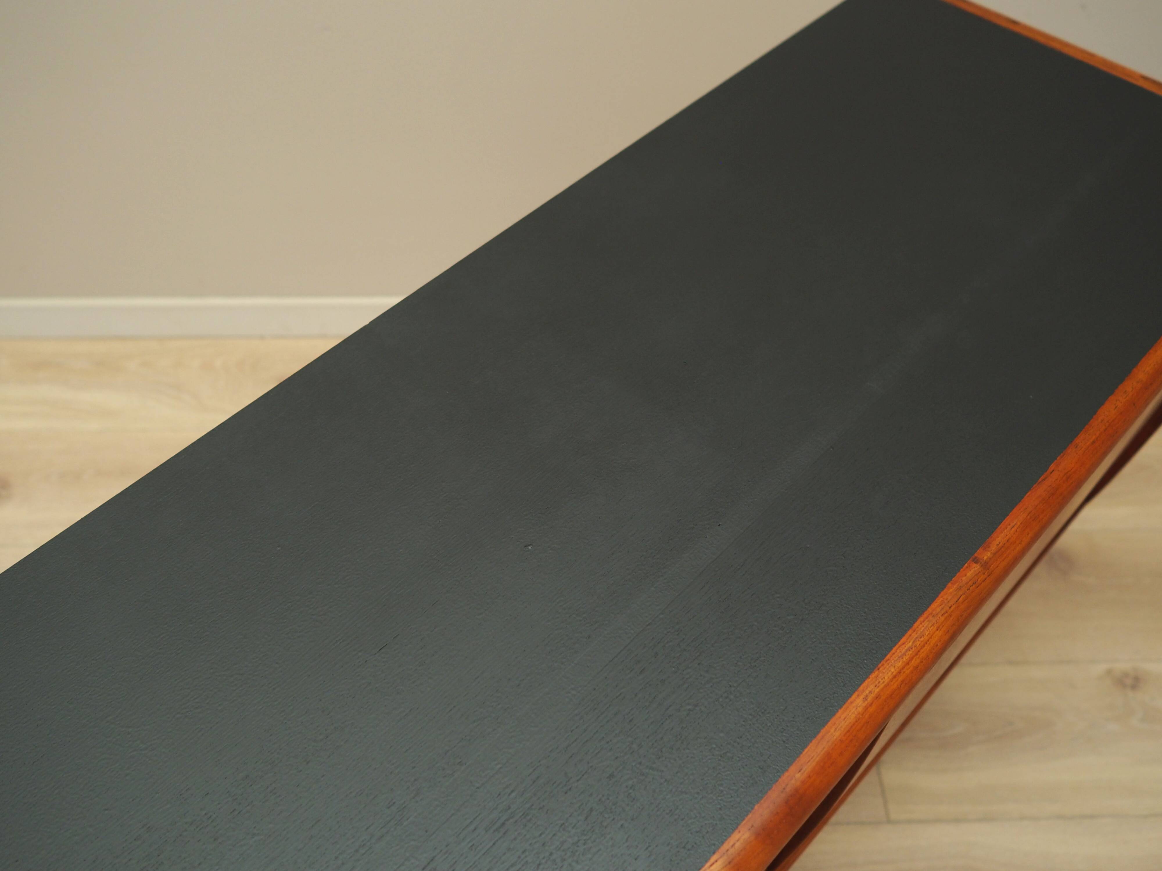 Buffet en teck, design danois, années 1970, production : Danemark