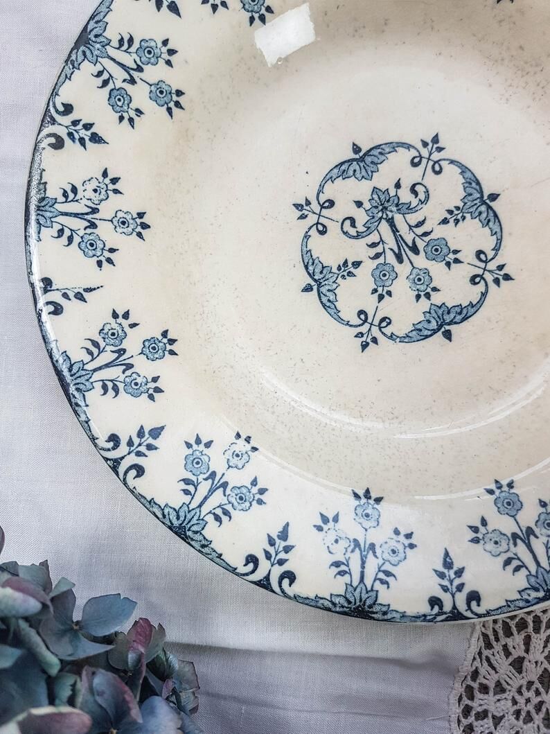 Lot 6 assiettes creuses dépareillées Terre de fer