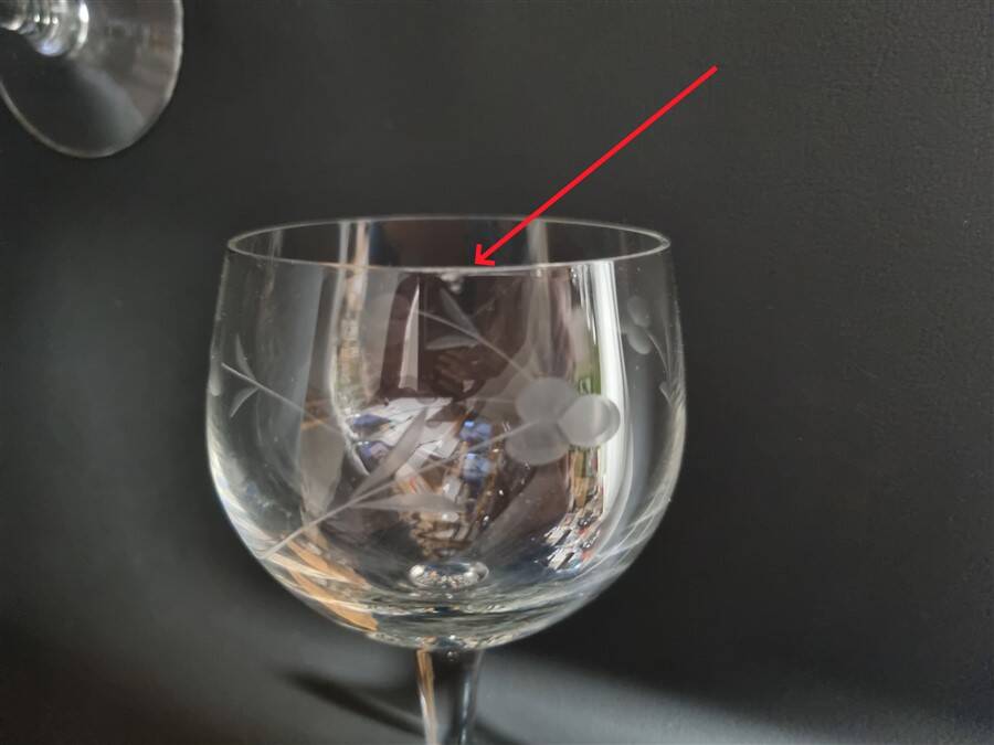 Set of 6 stemmed glasses