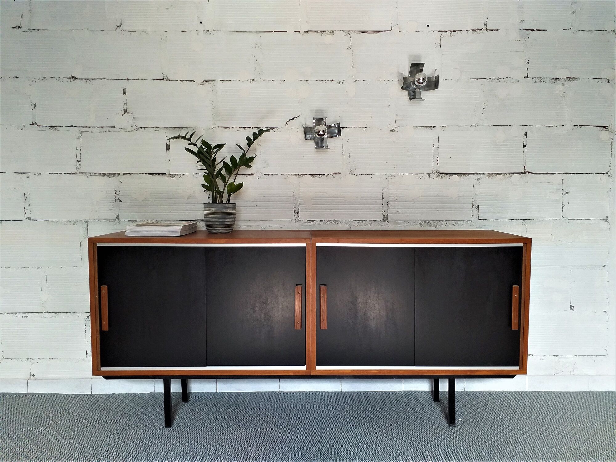 Sideboard deign modernist 60s vintage teak