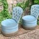 Paire de fauteuils crapaud capitonnés velours bleu vintage 1970
