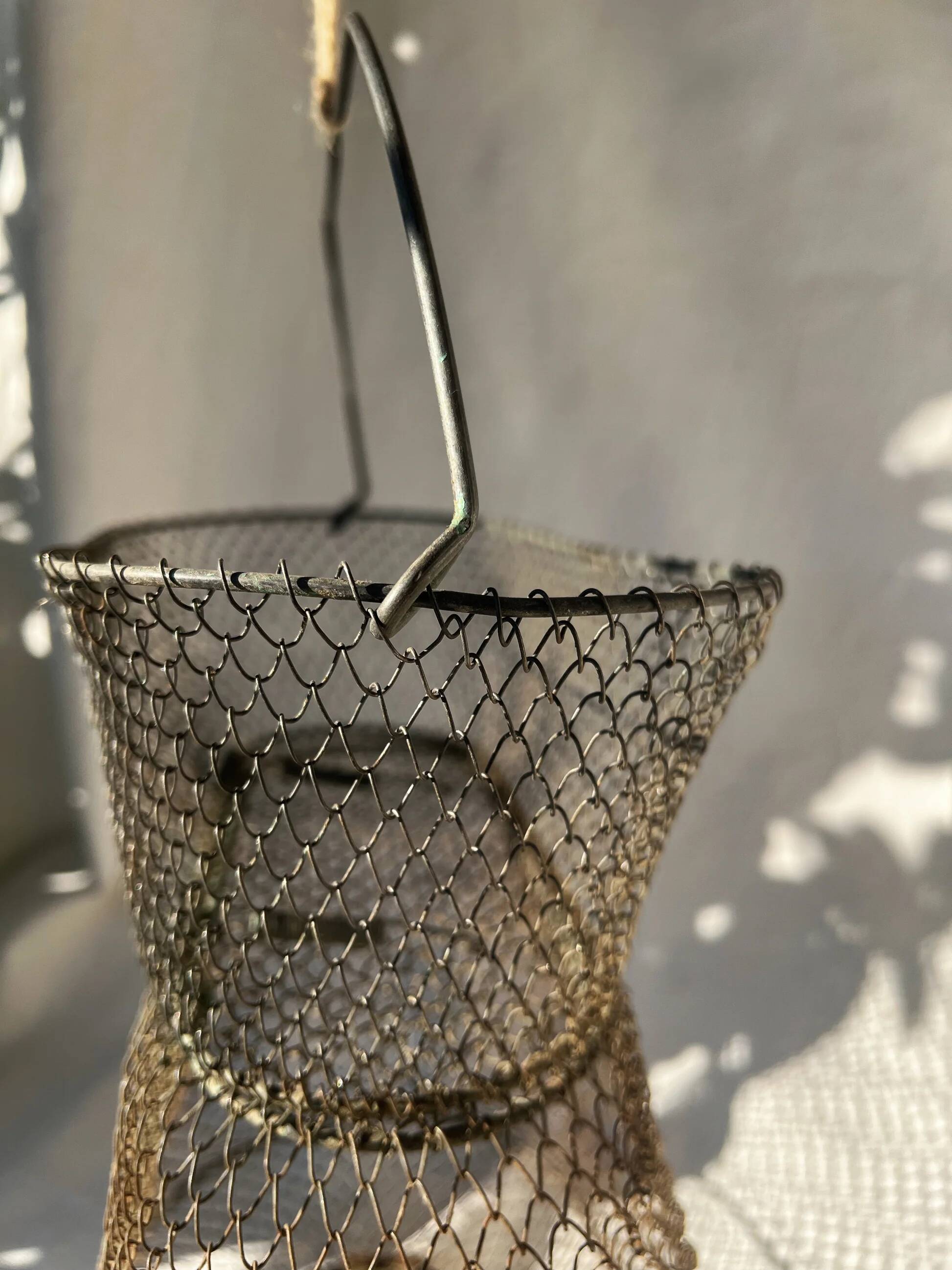 Panier de pêche en fil de fer français