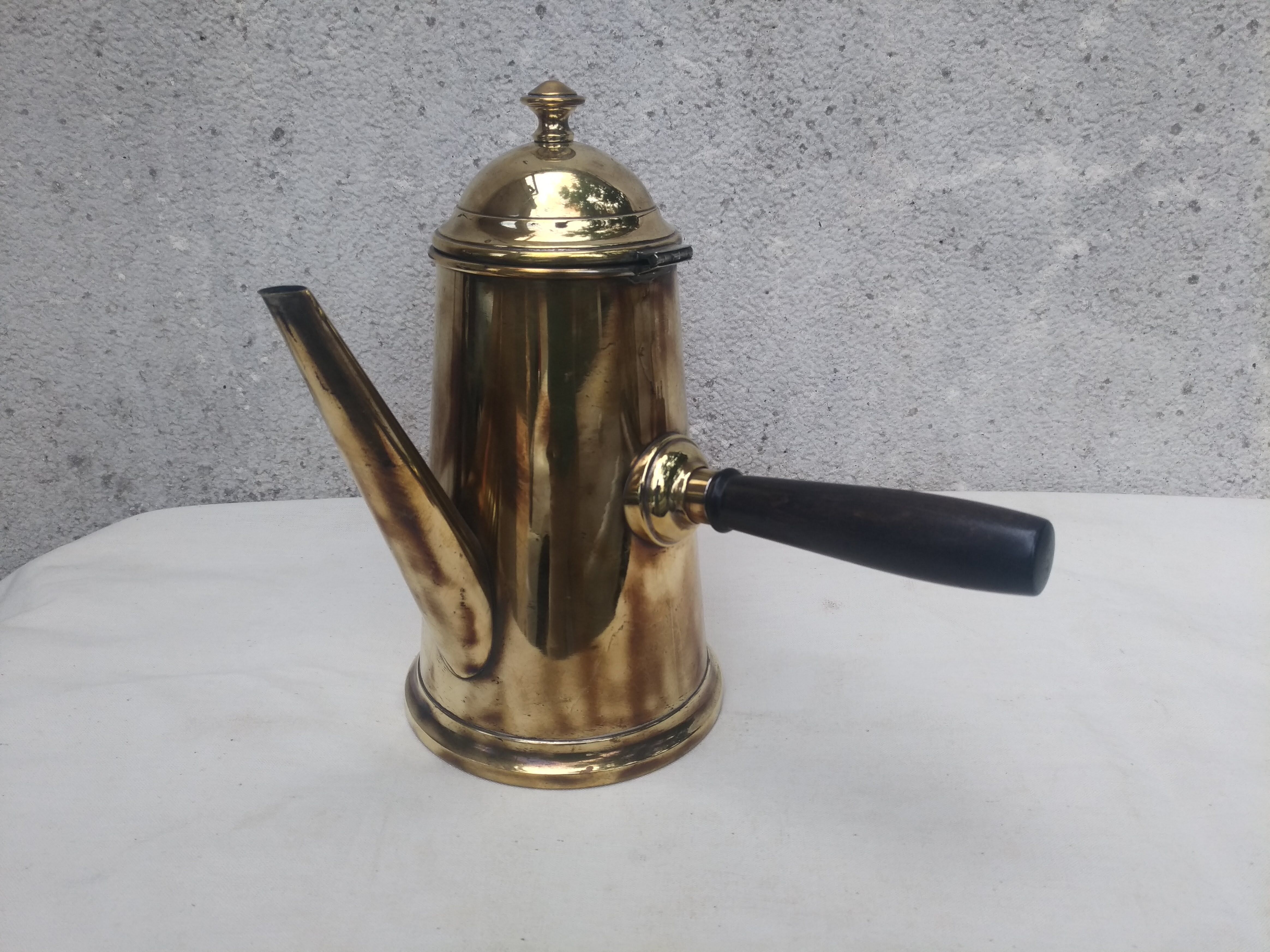 caramelized copper chocolate maker