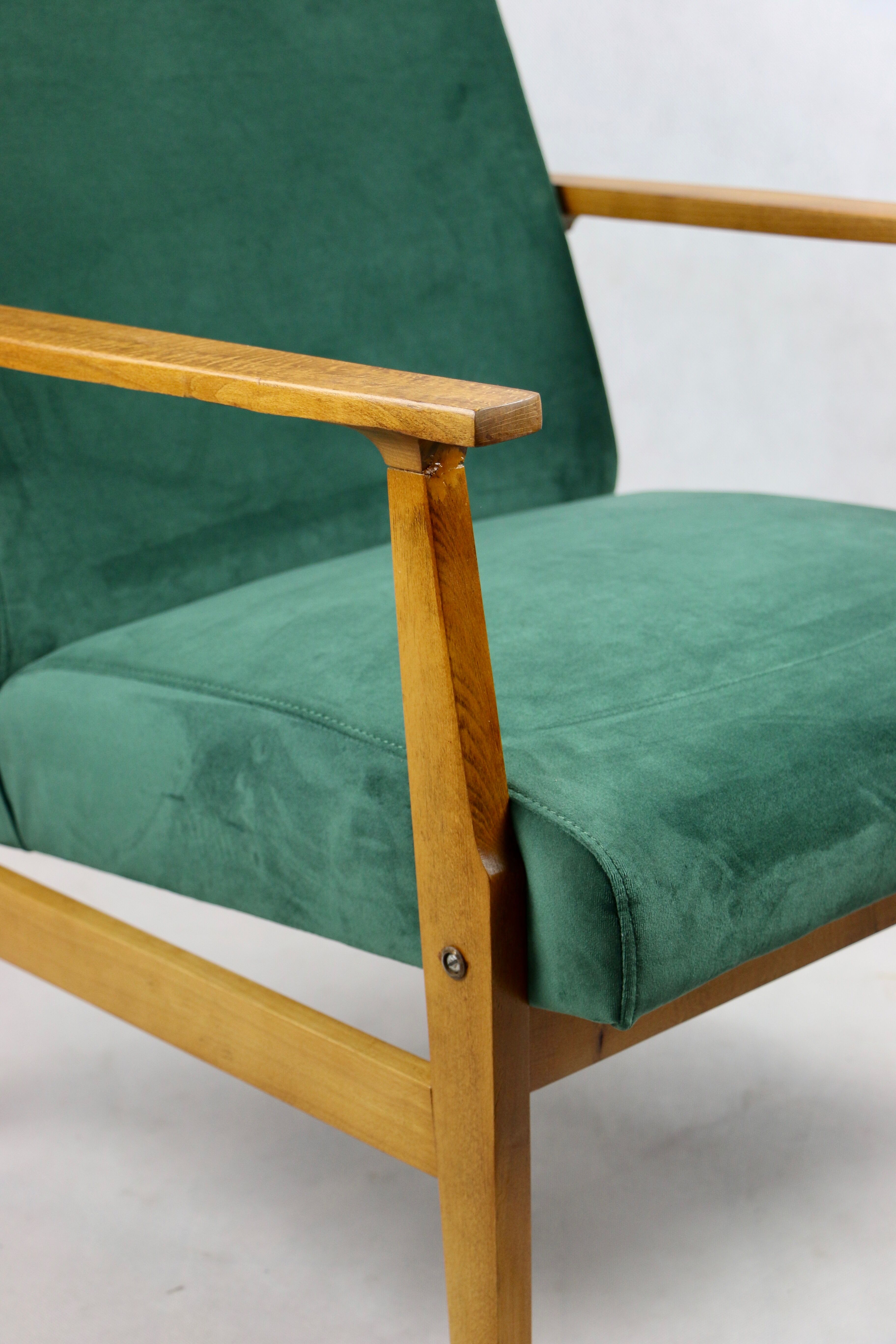 Vintage green velvet lounge chair, 1970s