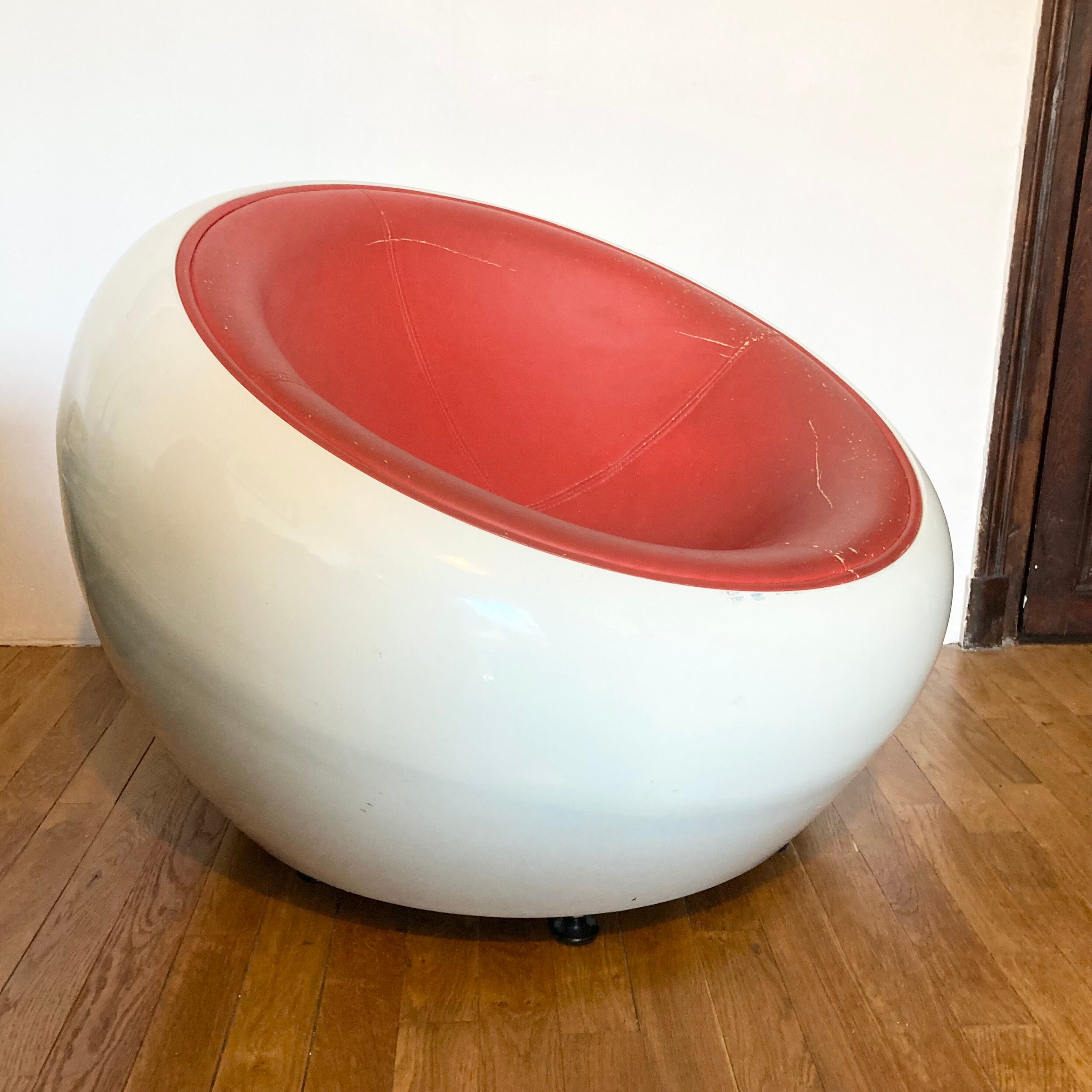 Egg Pod Ball Armchairs by Eero Aarino