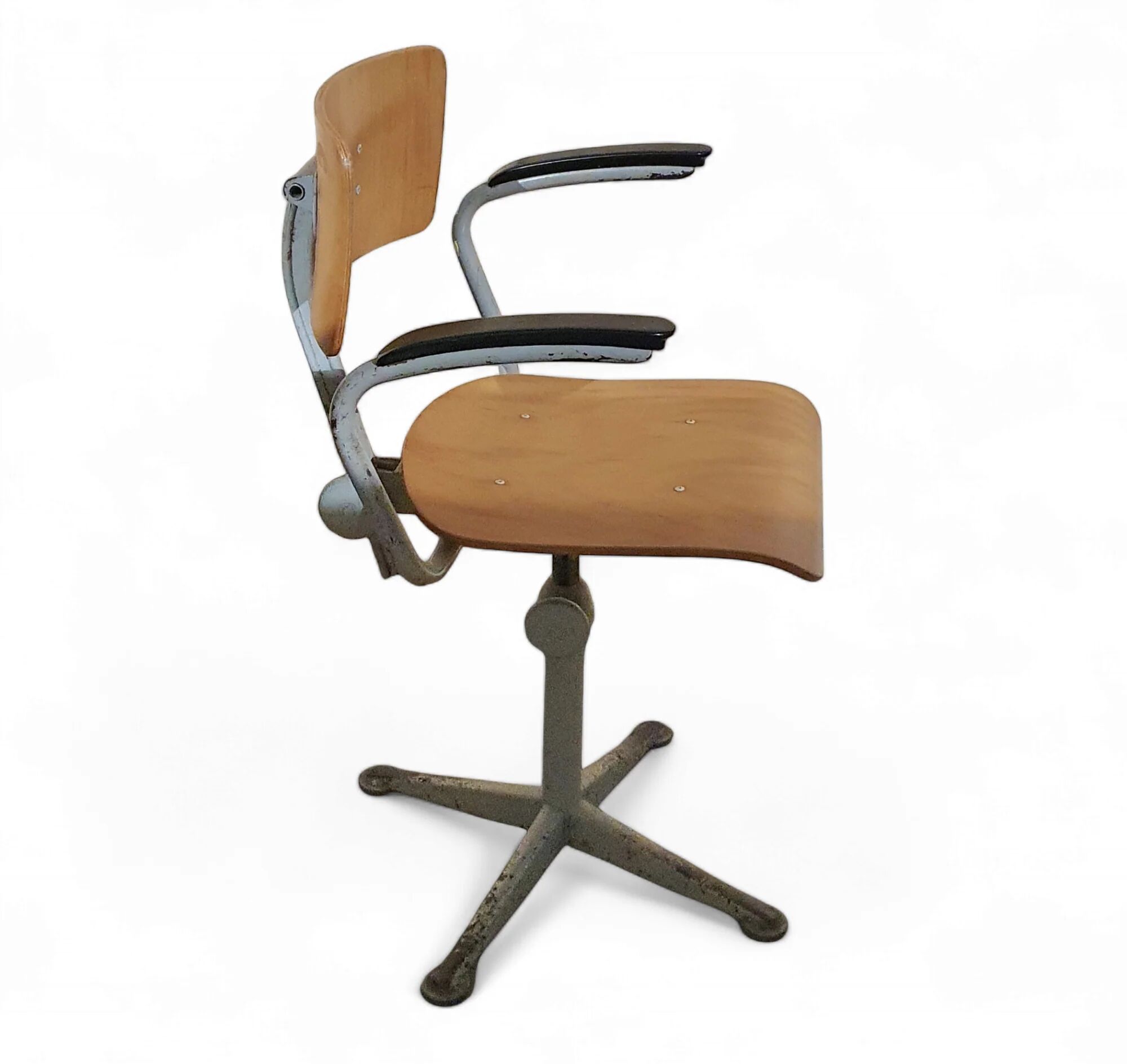 Friso Kramer for Ahrend Cirkel studio chair with arms / 1960s