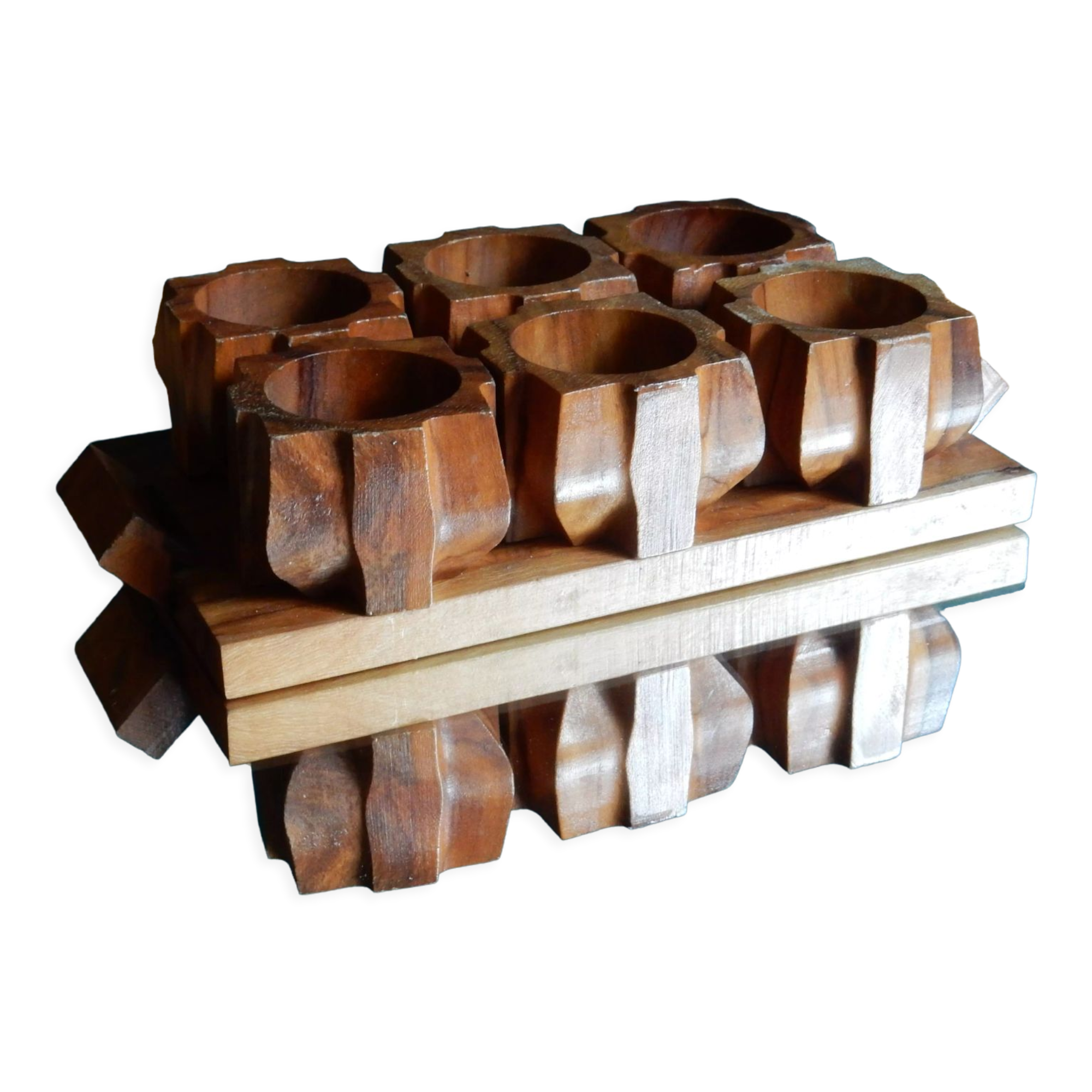 6 egg cups and their olive wood tray