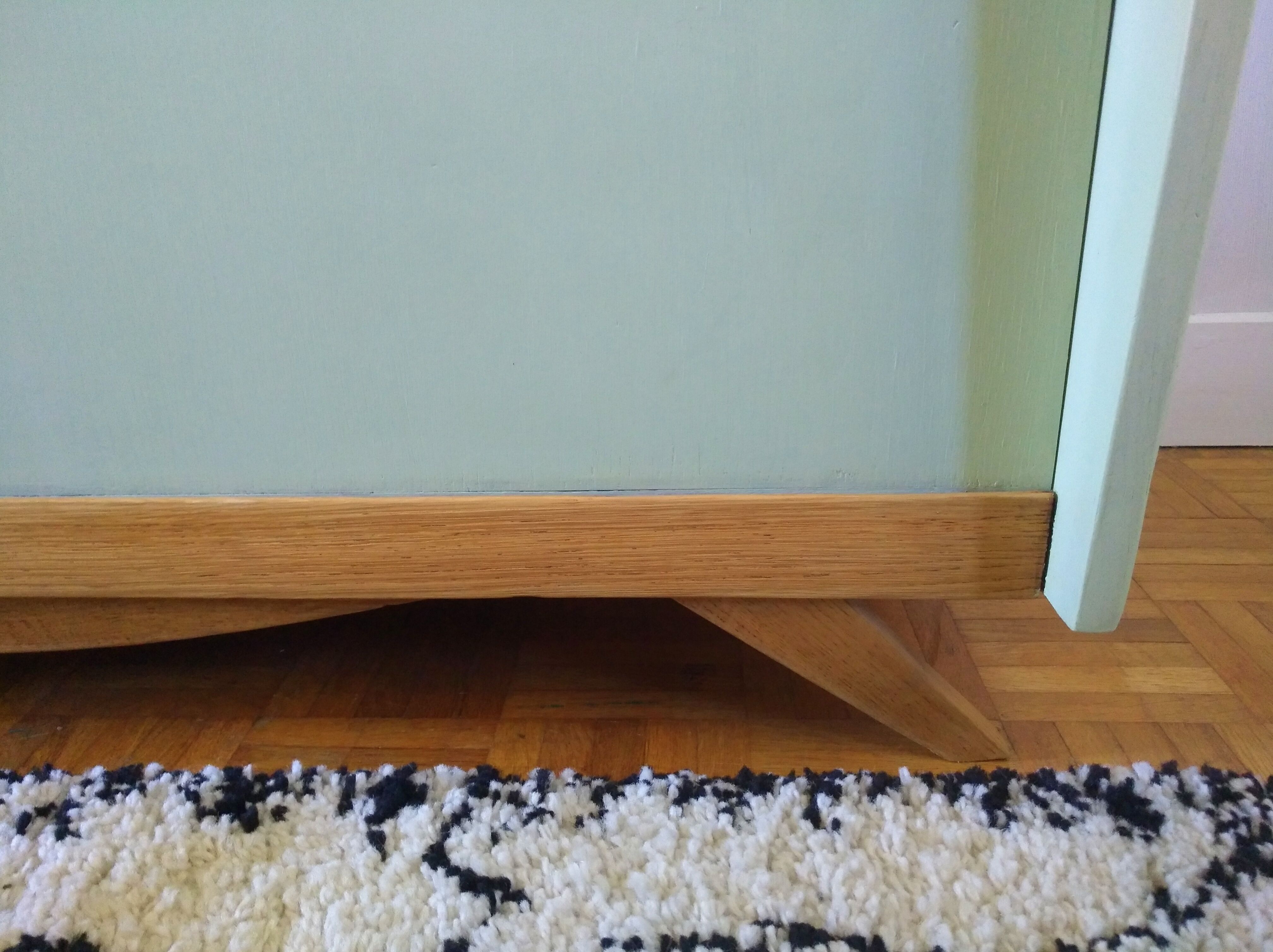 Buffet years 60 feet pastel green compass