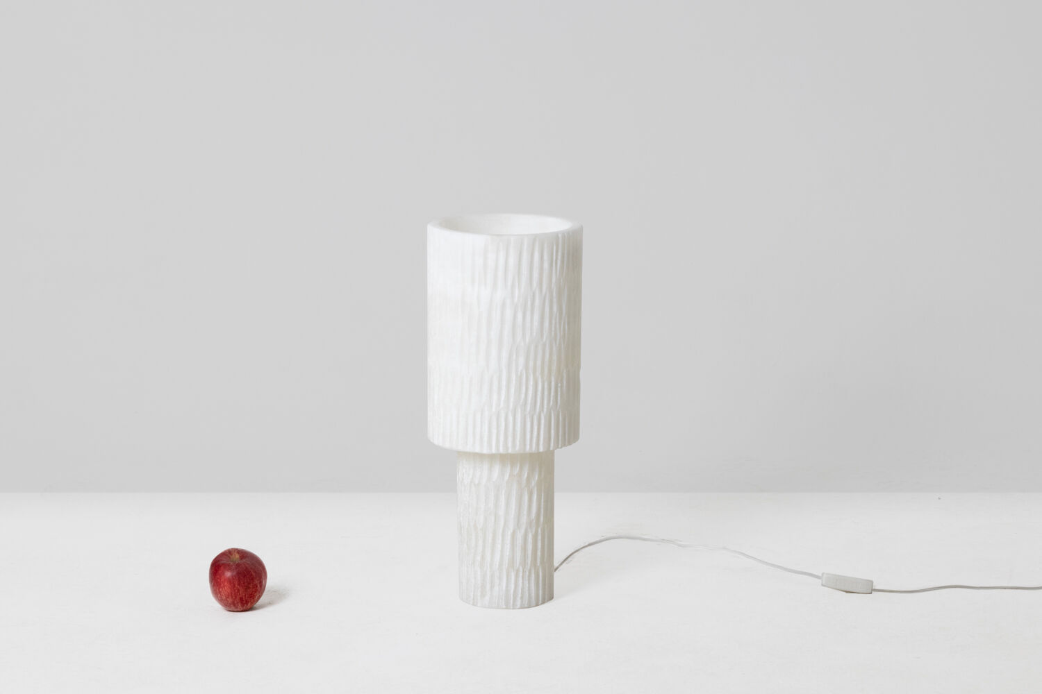 Paire de lampes en albâtre, travail contemporain