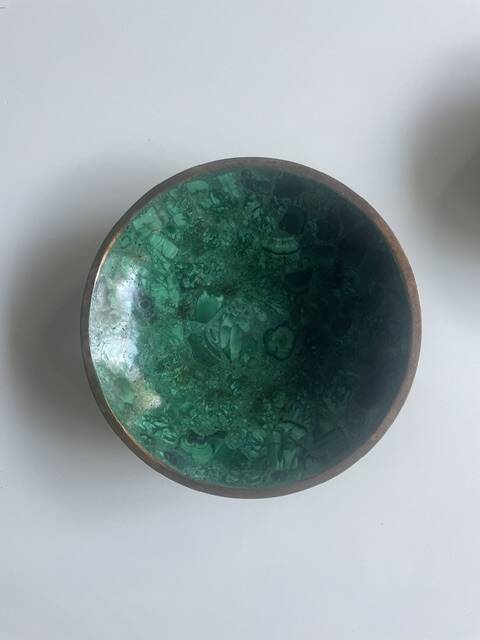 Bowls in natural malachite with brass edges - 1970s