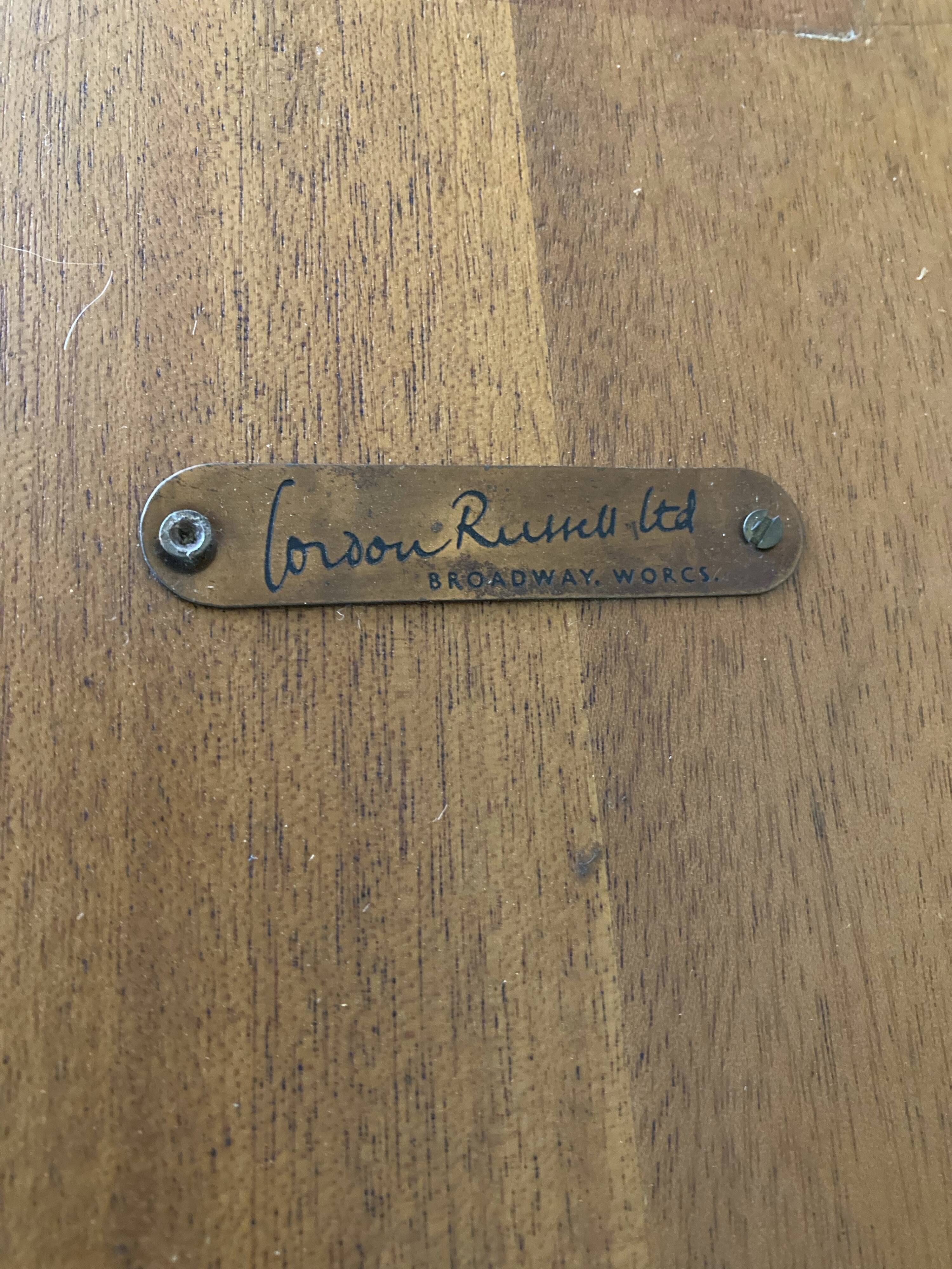 Table en Poirier par Gordon Russell, années 1970