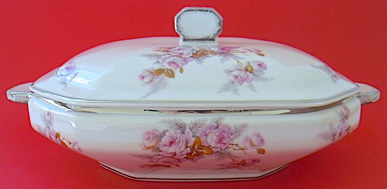 Porcelain vegetable with floral decoration