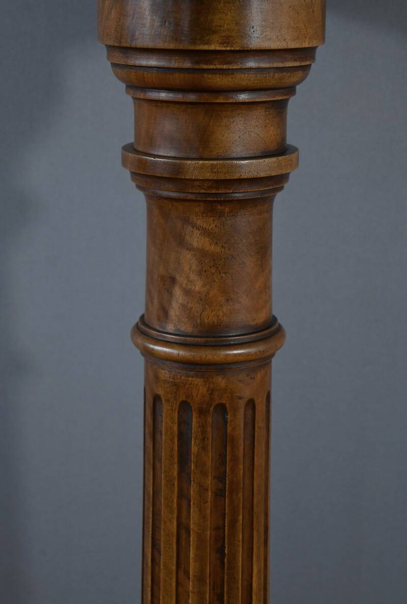 Walnut column, Louis XVI style – 1920