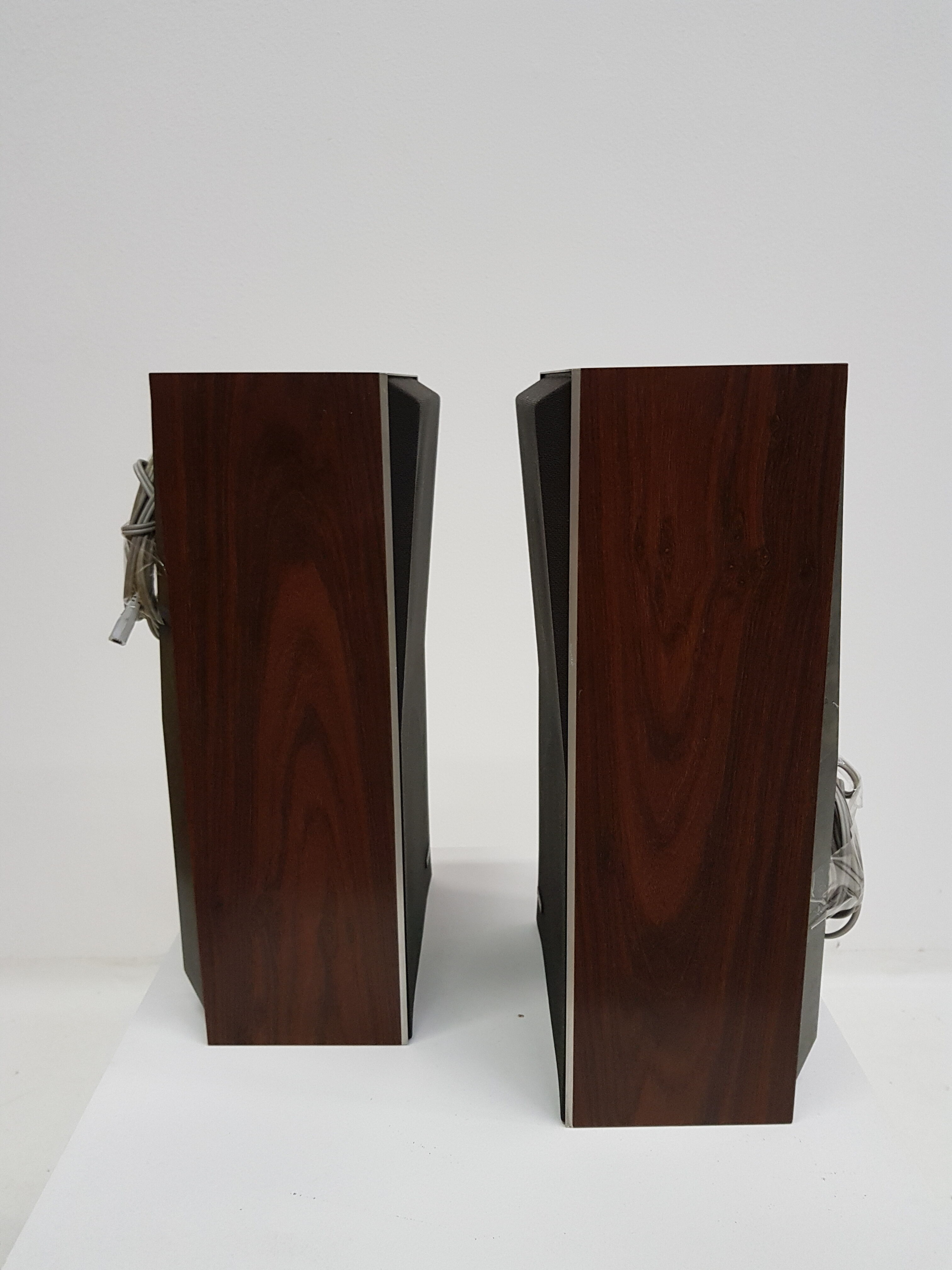 Paire d'enceinte en teck Bang & Ofulsen Beovox S-25