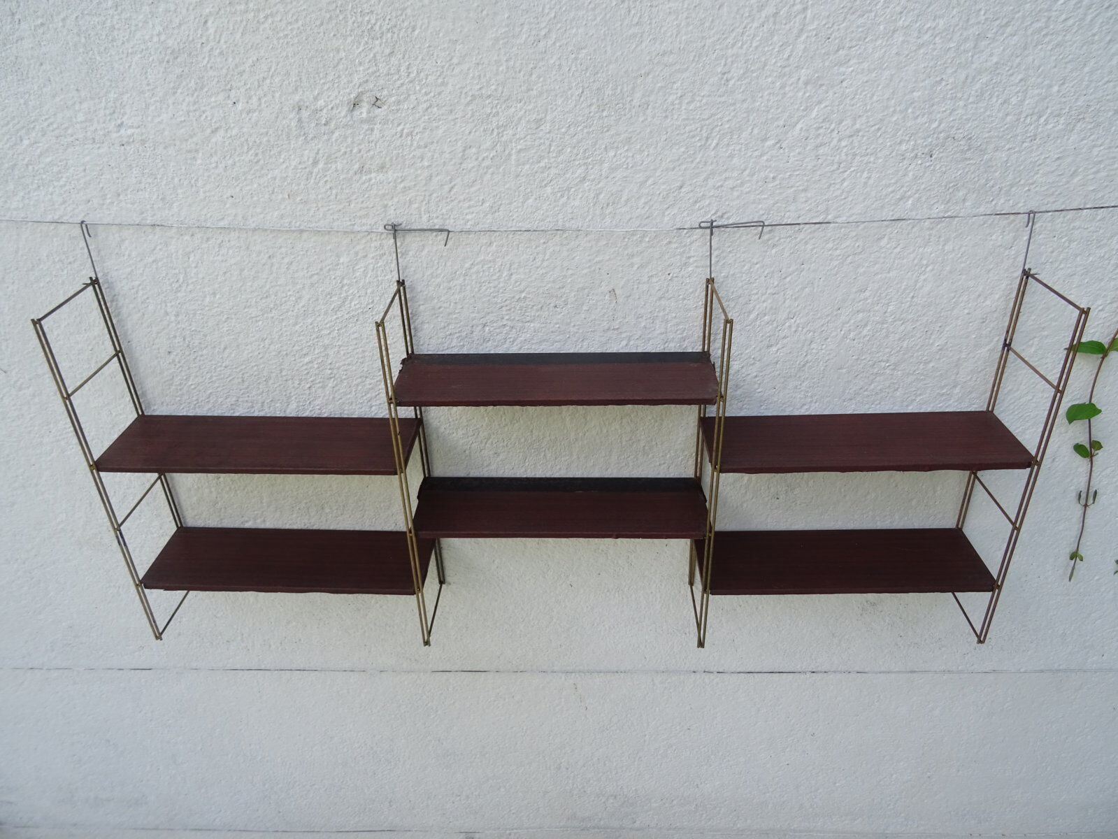 String wall shelf