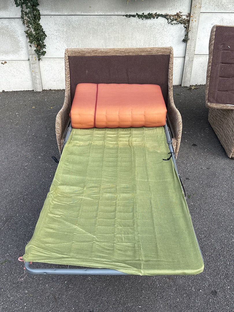 Fauteuil convertible vintage en tissu beige et marron
