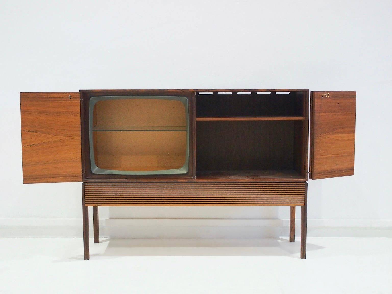 Meuble TV danois en bois du milieu du 20e siècle