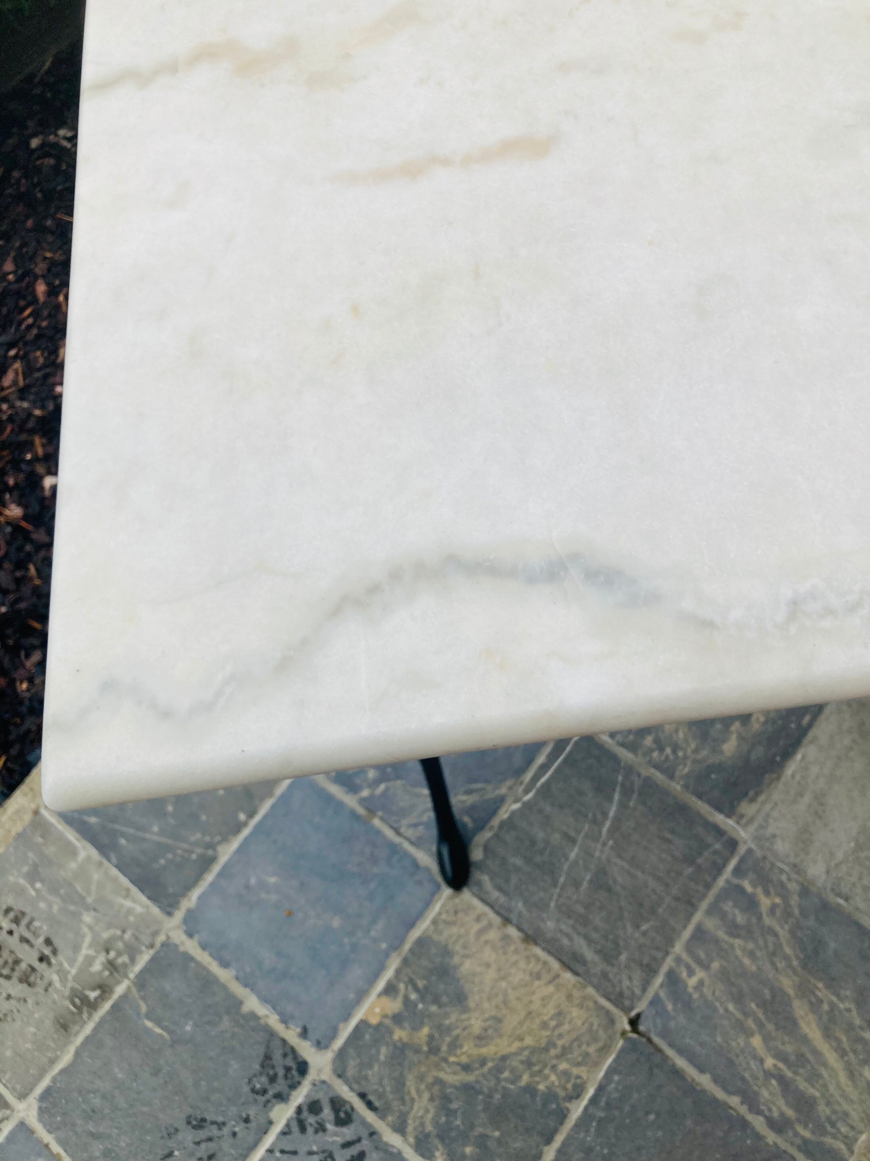 Table bistrot en marbre de carrare