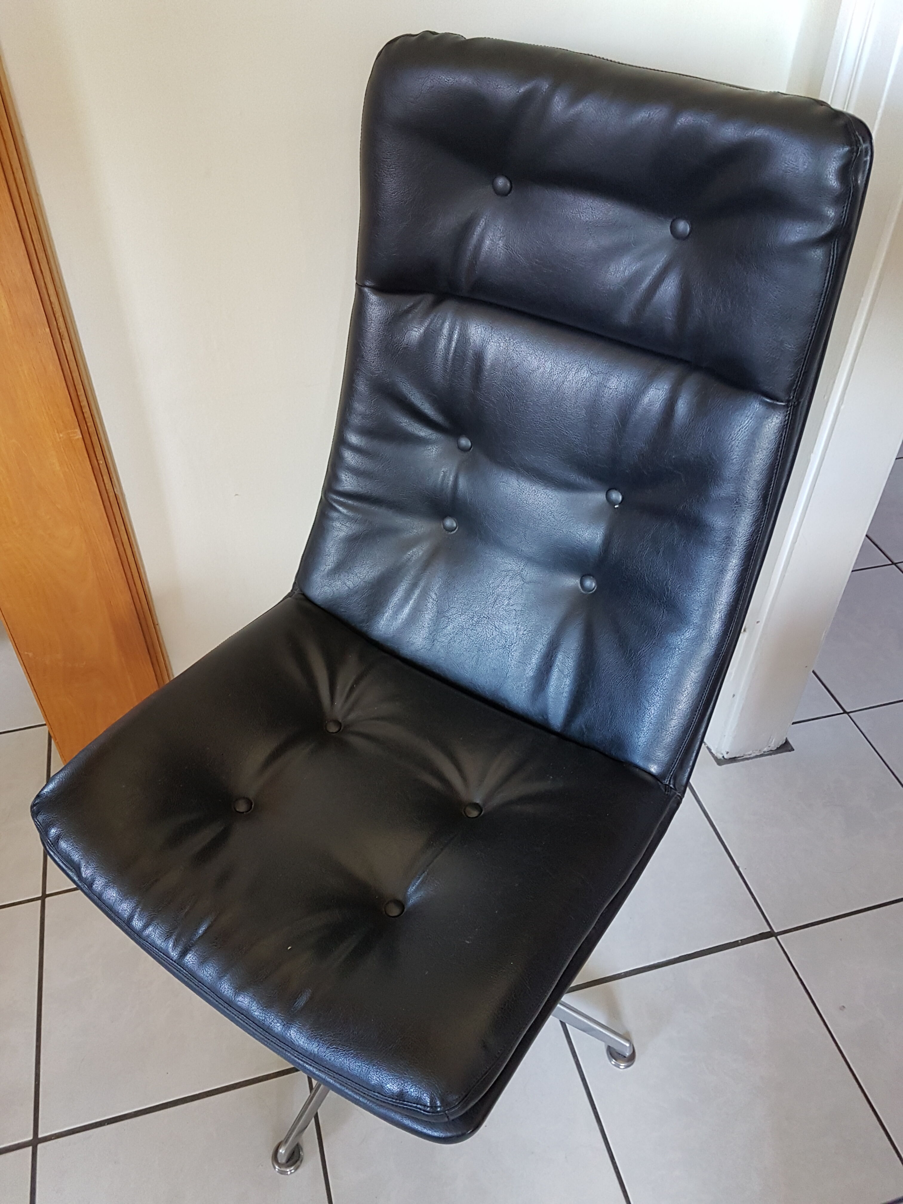 Fauteuil de bureau pivotant Artifort design Geoffroy Harcourt