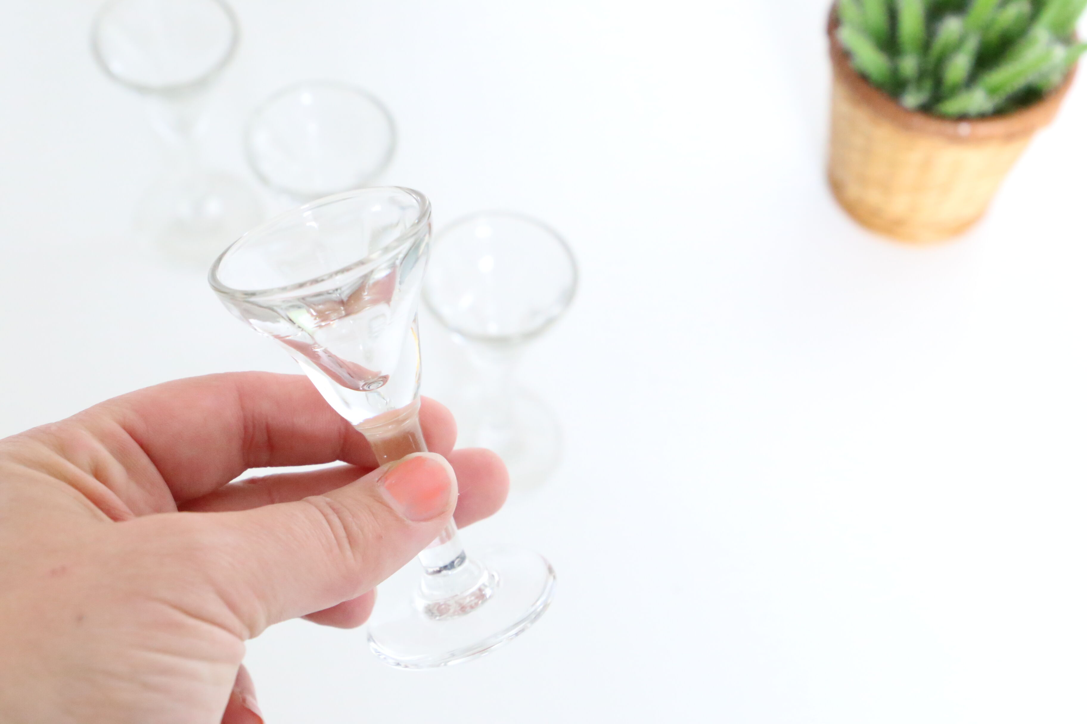 Set de 4 verres à liqueur, verre à pieds, vintage