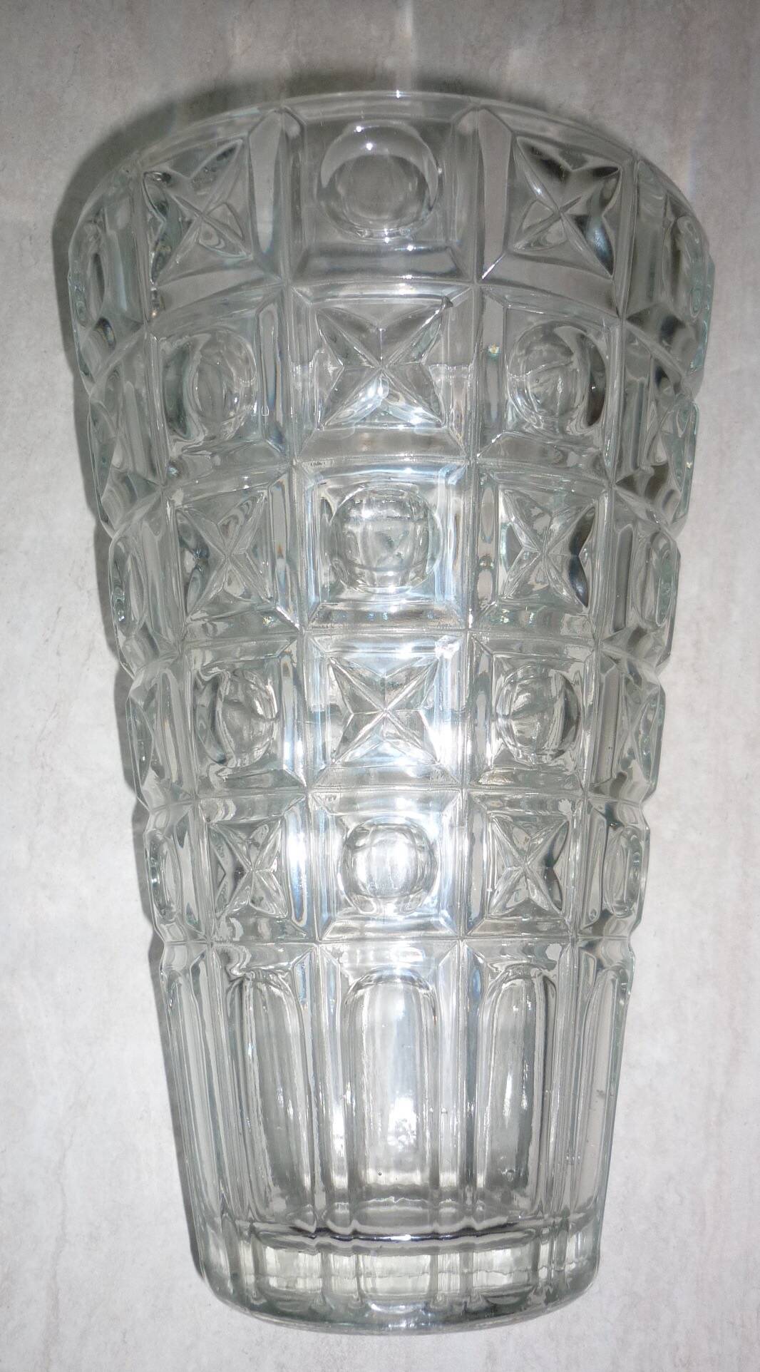 Transparent glass vase with art deco geometric patterns