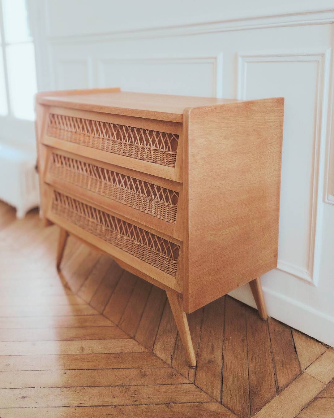 Commode en bois et rotin vintage rénovée, années 60