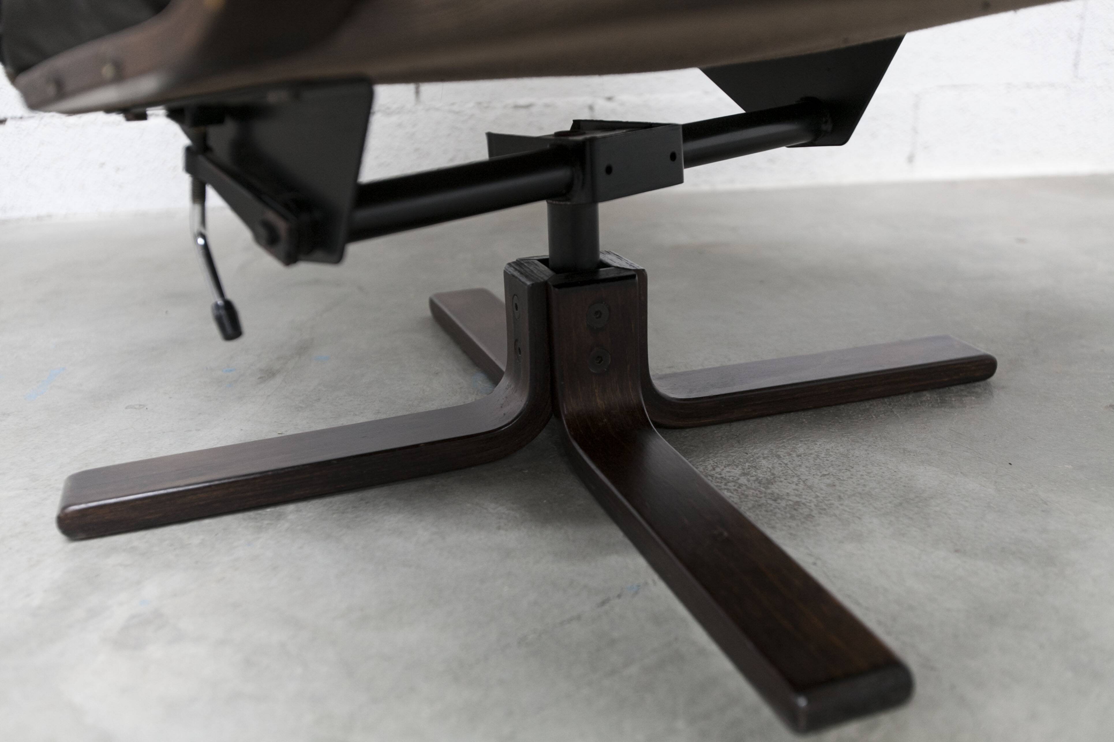 Scandinavian armchair 1970 curved laminated wood leather seat