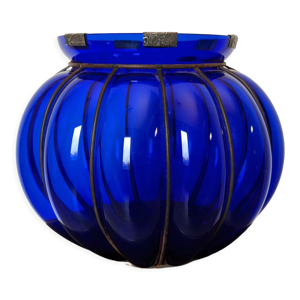 vase boule en verre bleu