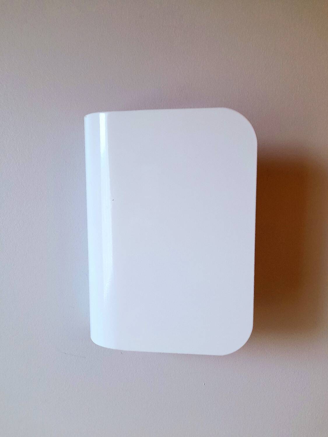 White lacquered metal wall sconces