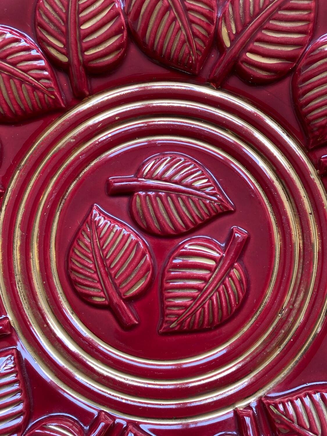 Fruit bowl - Saint Clément burgundy and gold dish