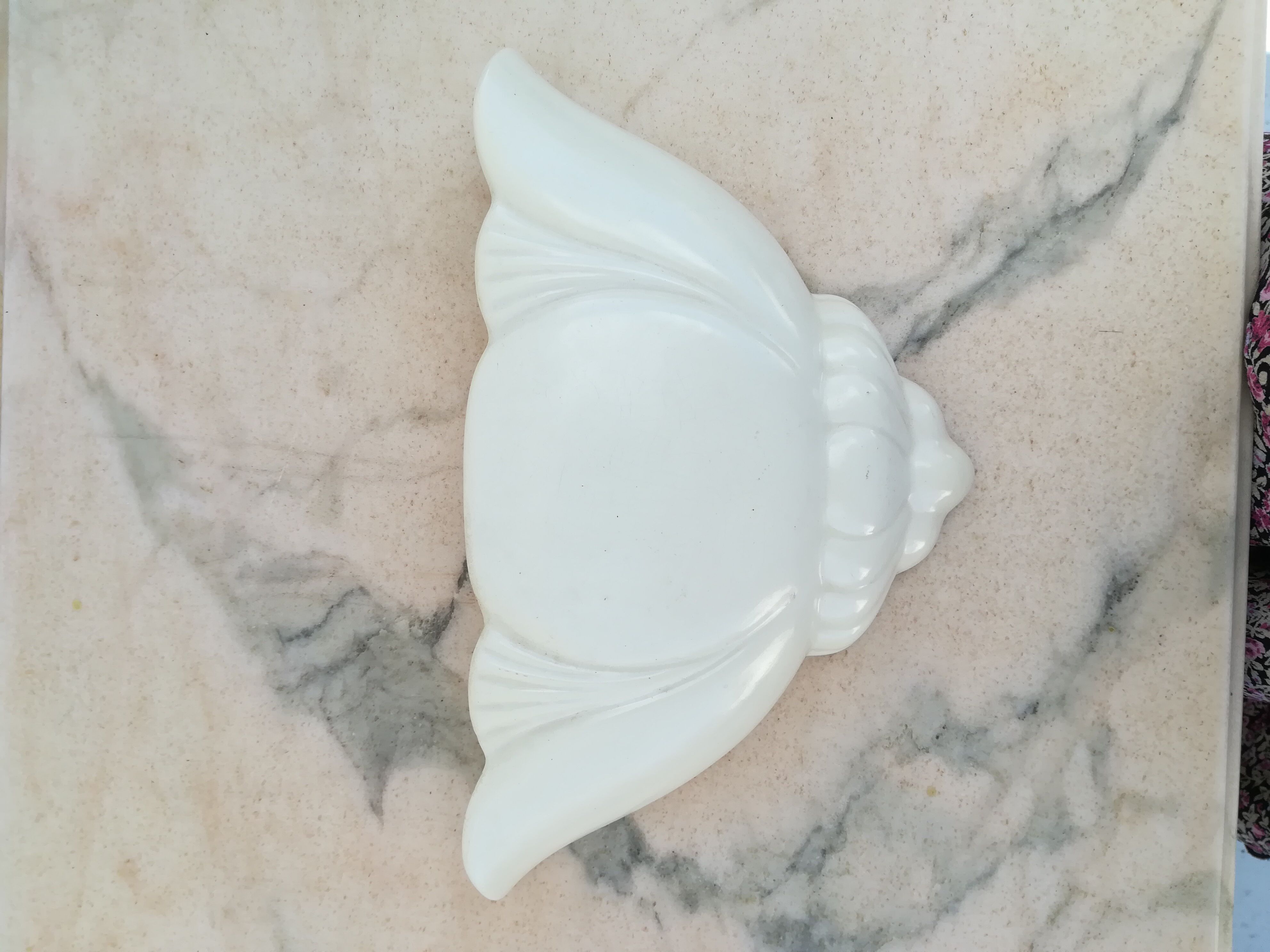 Pearly wall vase