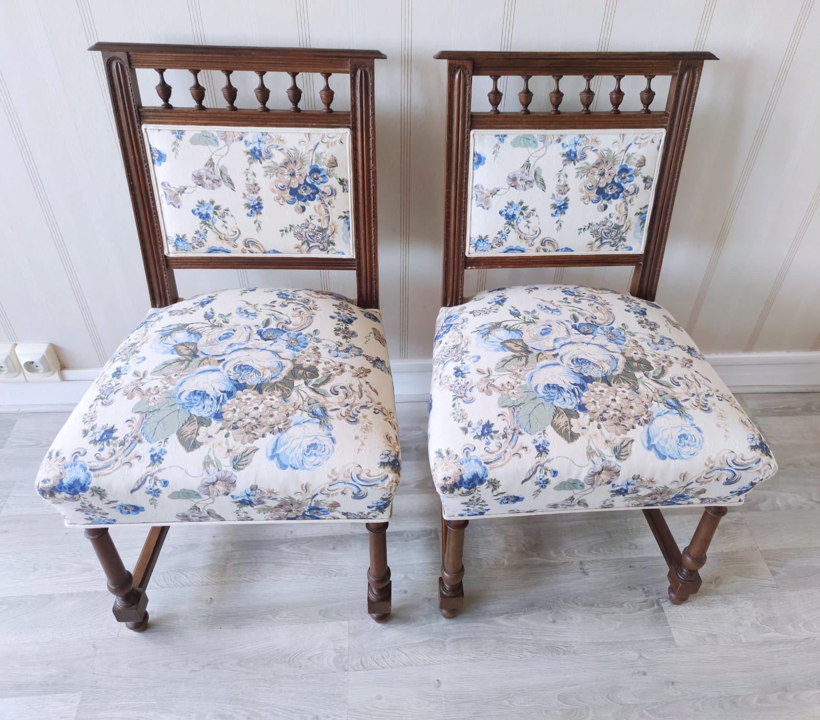 Pair of neo-Gothic English style chairs floral print