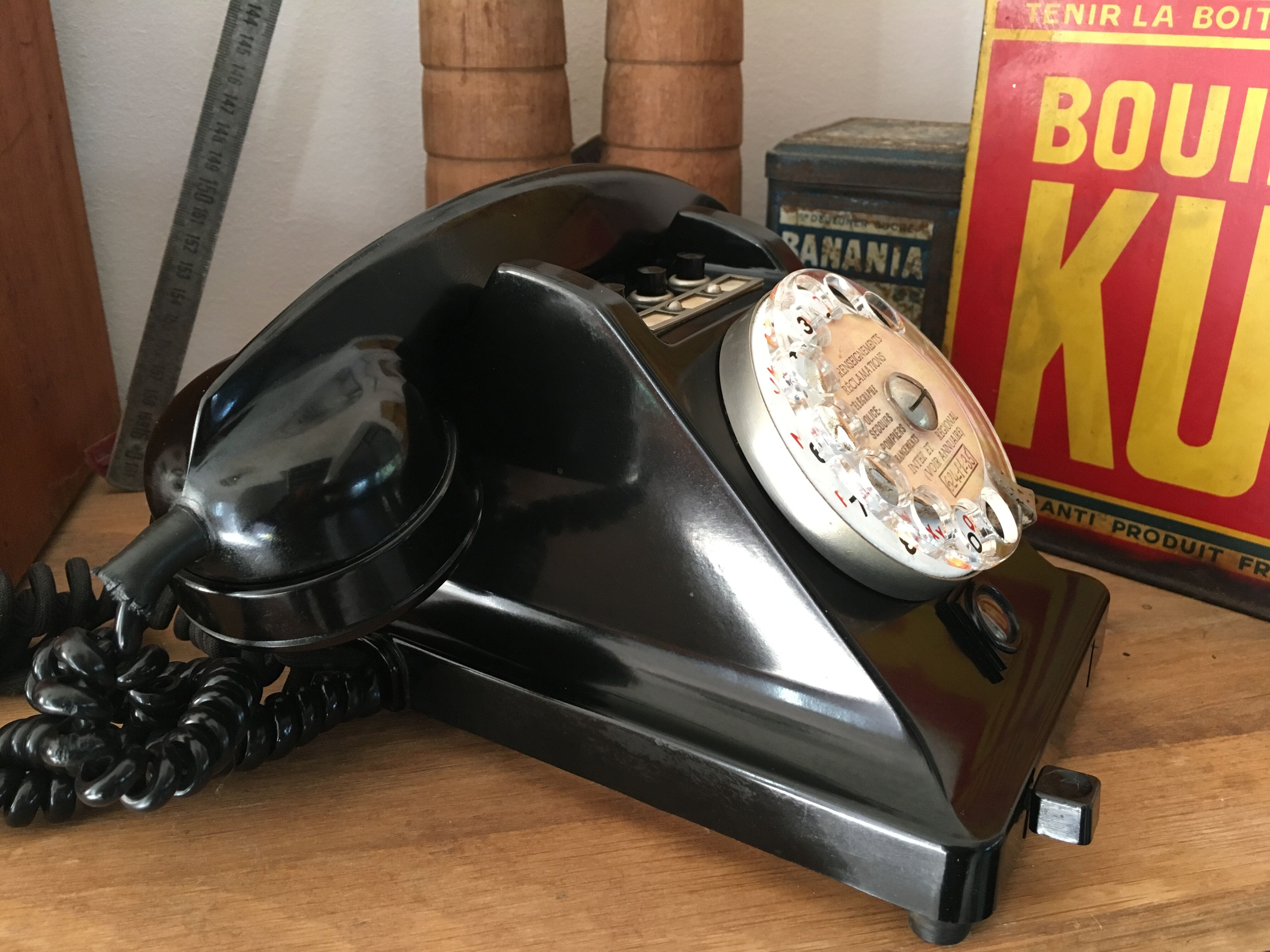 Telephone black bakelite littré