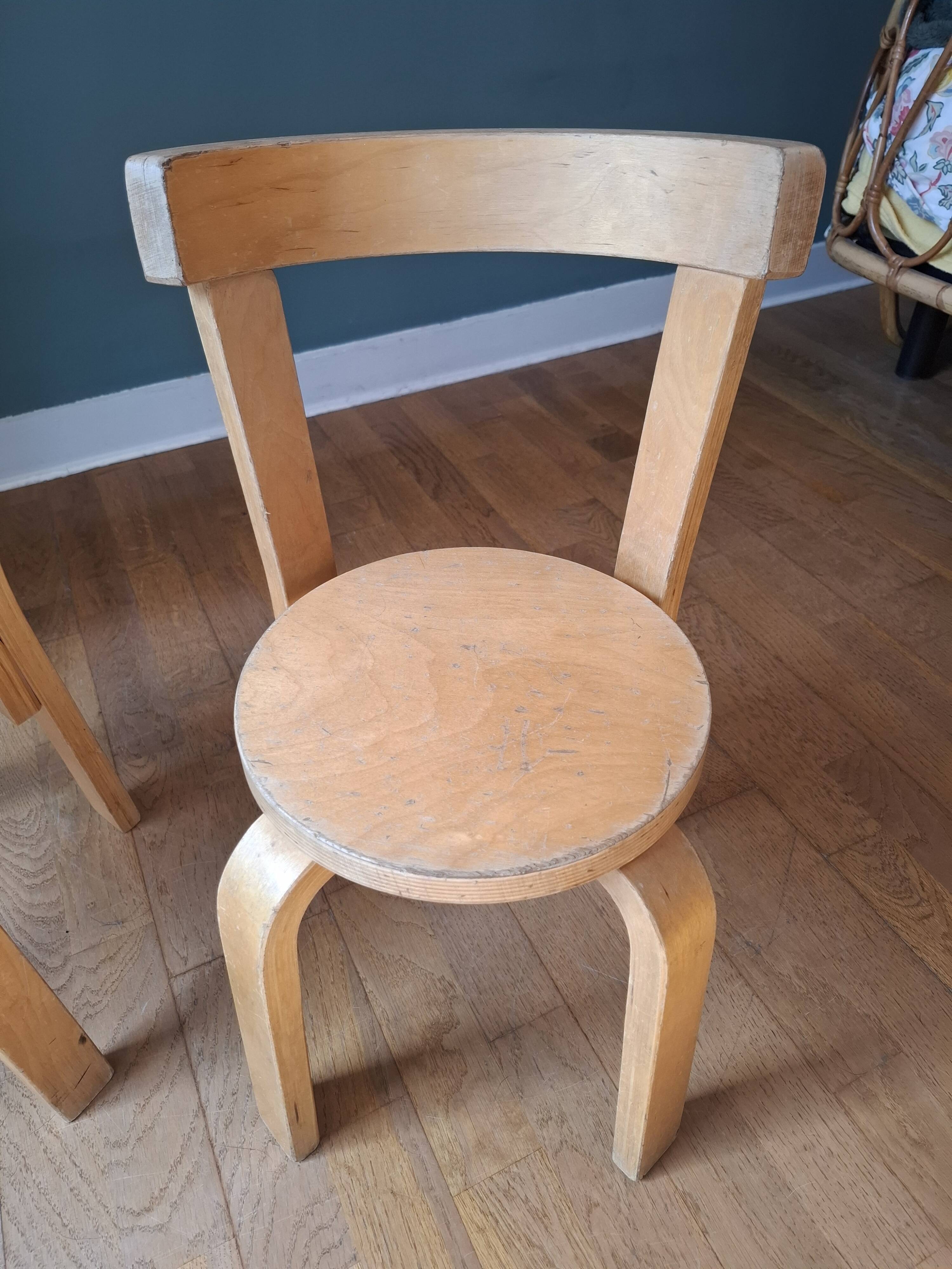 2 children's chairs in Alvar Aalto style