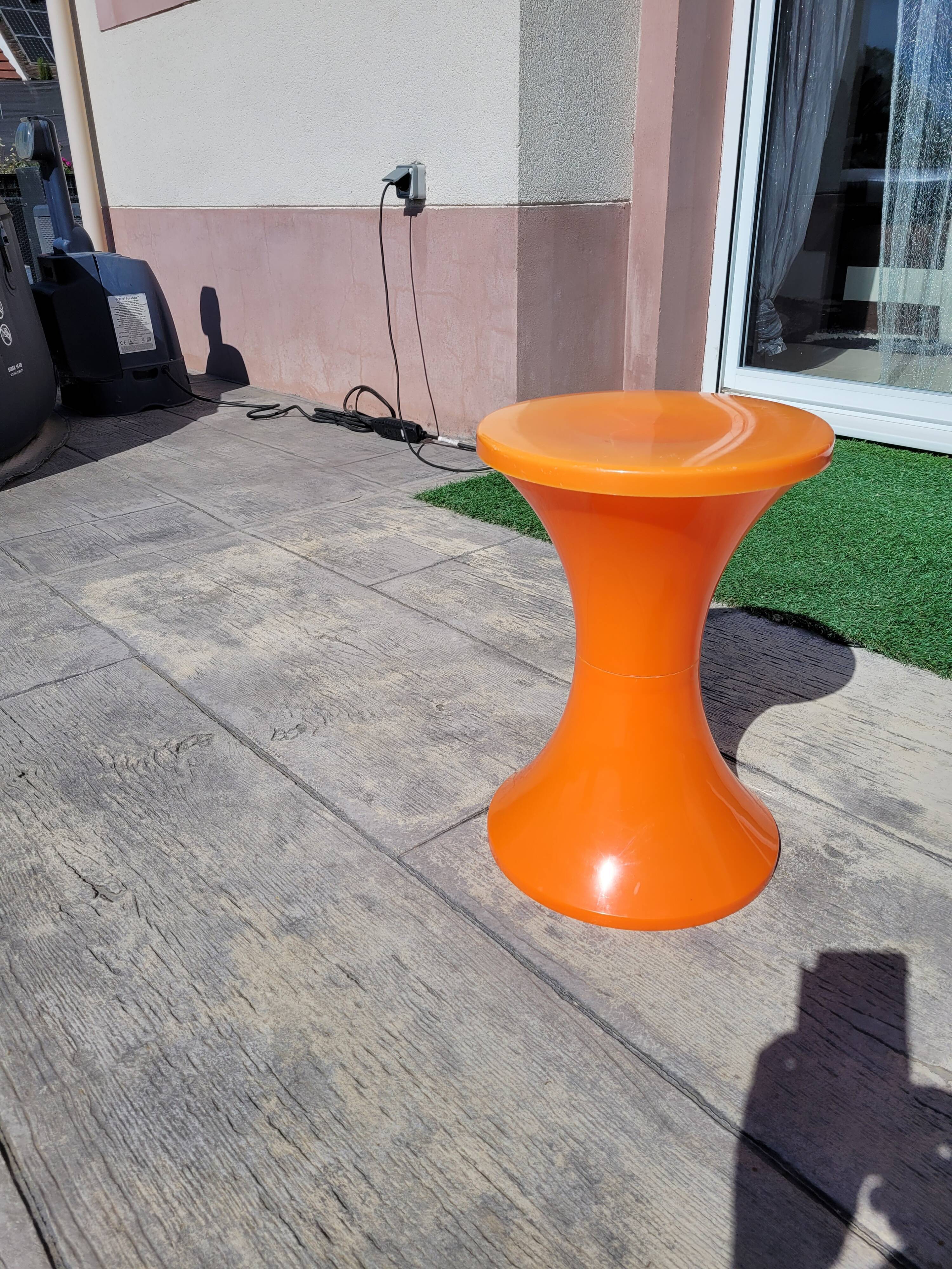 Tam Tam orange stool