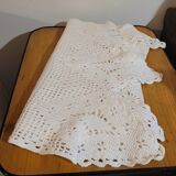 Large crochet table runner - vintage
