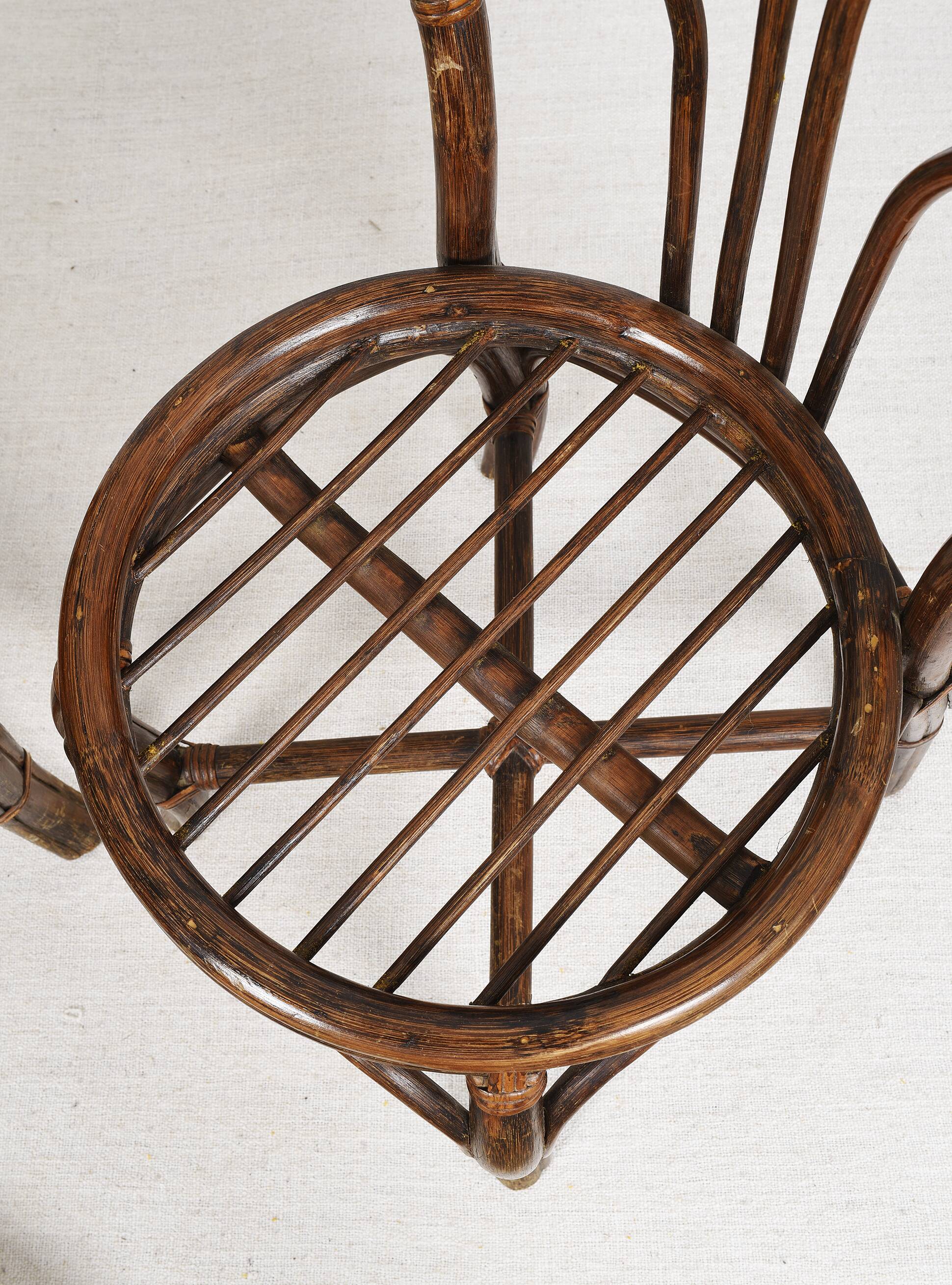 Set of 4 turned wicker chairs, vintage.