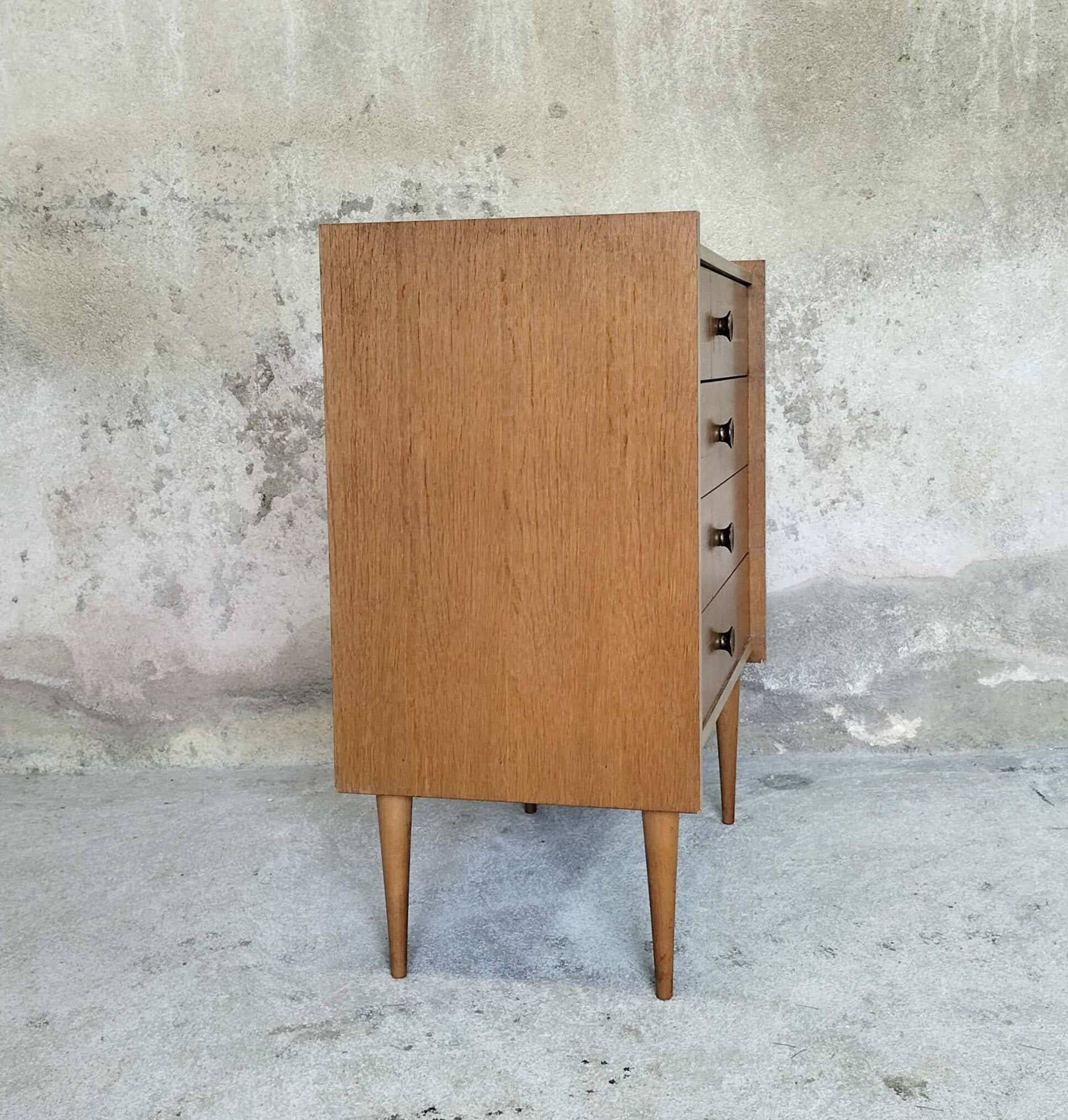 Small vintage chest of drawers.