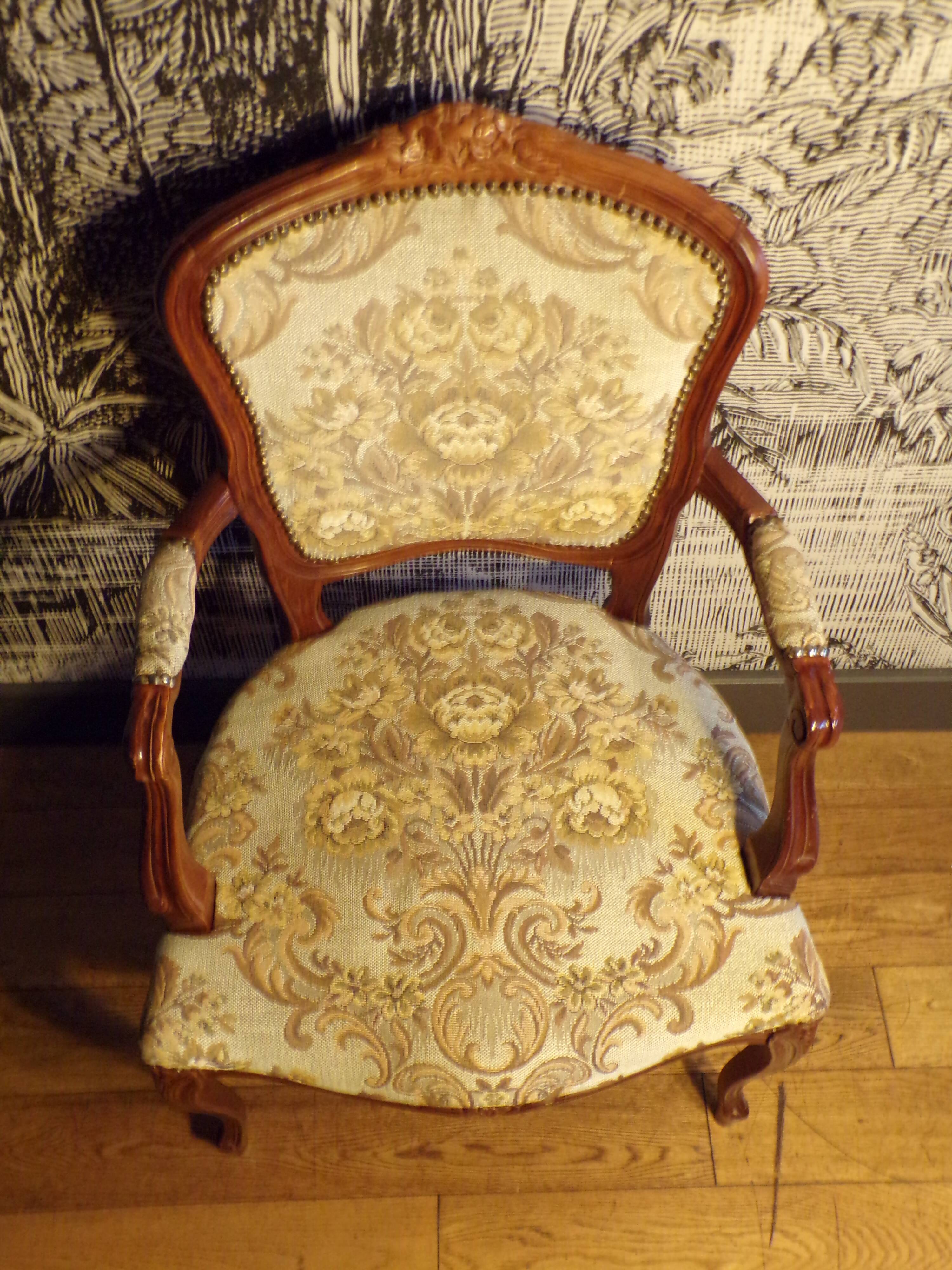 Louis XV style convertible armchair