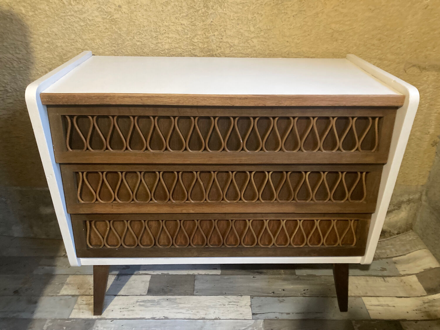 60s chest of drawers