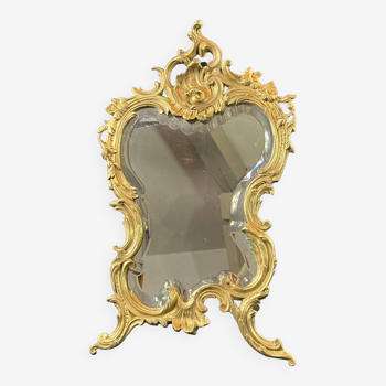Miroir de table biseauté XIXe en bronze doré de style Louis XV
