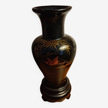 Vase en bois laqué